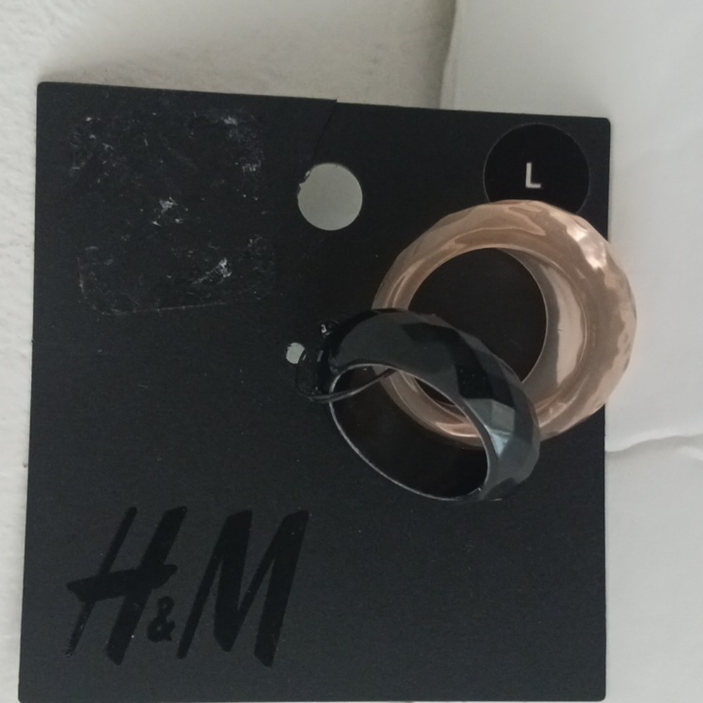 H&M set of 2 plastic rings black and beige Sz. L - Picture 11 of 13